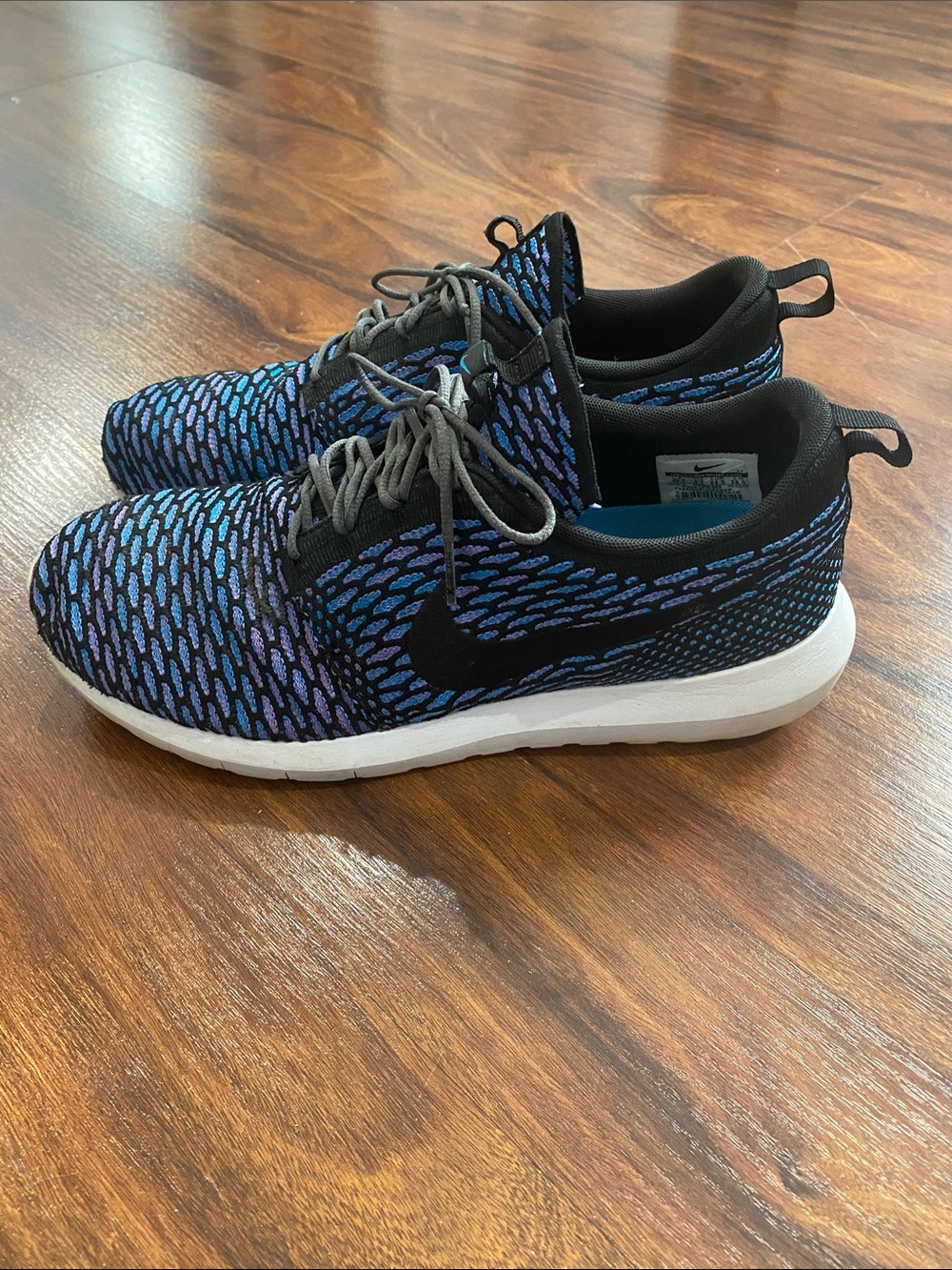Nike Roshe Run Flyknit Size 10.5 Mens Turquoise HARD TO FIND Color EUC
